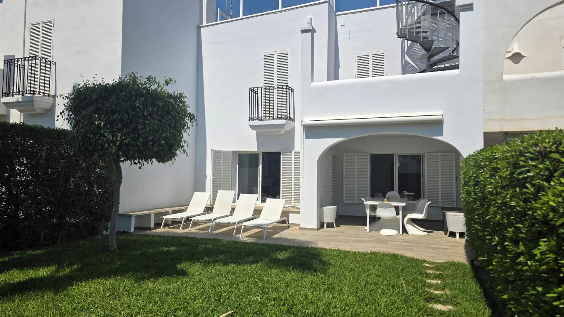 Cortijo13 Duplex De Lujo, Puerto Rey ile iletişim